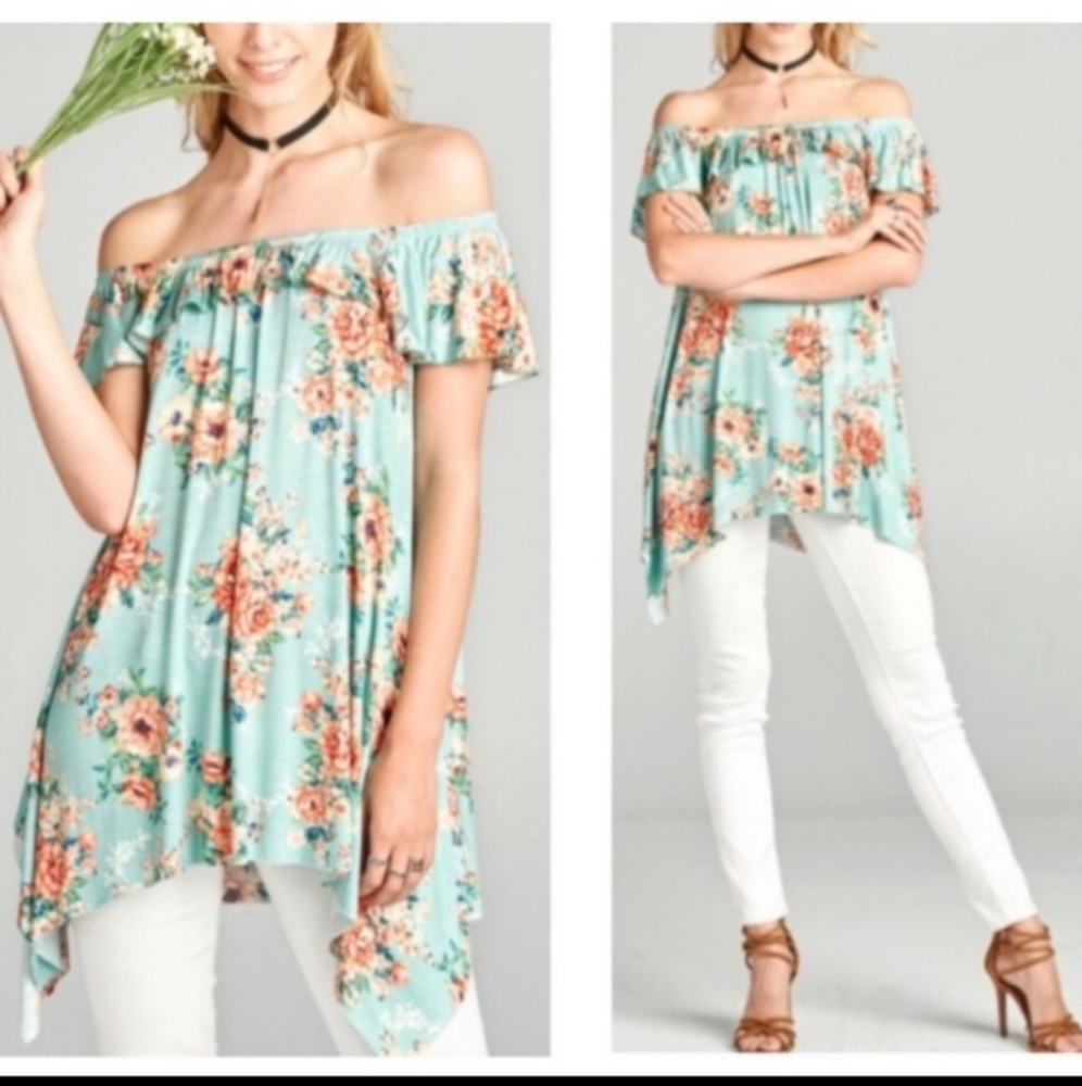🌺Beautiful off shoulder floral blouse🌺